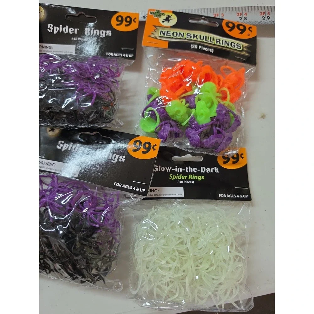 Plastic Spider Skull Rings 7 Packages Glow In The Dark 232 Rings Halloween Kids